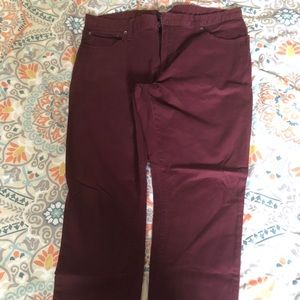 Gap burgundy khaki 38/32